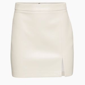 Wilfred
Patio Mini Skirt